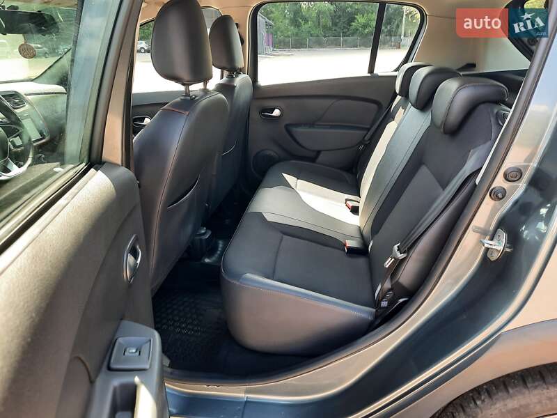 Хэтчбек Renault Sandero StepWay 2017 в Запорожье