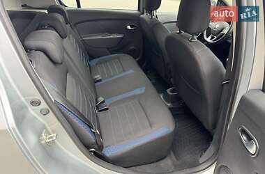 Хэтчбек Renault Sandero StepWay 2020 в 