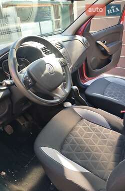 Внедорожник / Кроссовер Renault Sandero StepWay 2013 в 