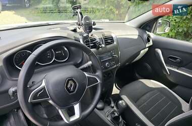 Хэтчбек Renault Sandero StepWay 2017 в 