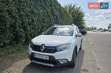 Хэтчбек Renault Sandero StepWay 2017 в 