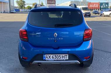 Хэтчбек Renault Sandero StepWay 2019 в 