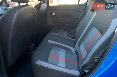 Хэтчбек Renault Sandero StepWay 2019 в 