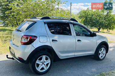 Внедорожник / Кроссовер Renault Sandero StepWay 2015 в 
