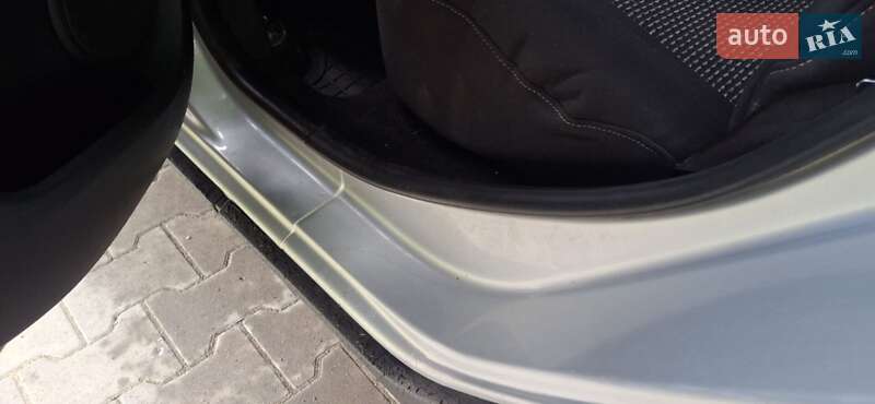 Позашляховик / Кросовер Renault Sandero StepWay 2015 в Умані фото 15 Позашляховик / Кросовер Renault Sandero StepWay 2015 в Умані