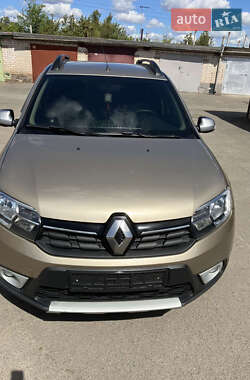 Хэтчбек Renault Sandero StepWay 2019 в 