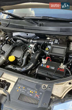 Хэтчбек Renault Sandero StepWay 2019 в 