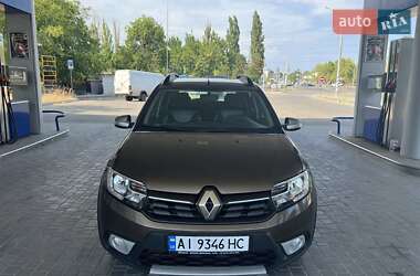 Хэтчбек Renault Sandero StepWay 2017 в 