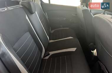 Хэтчбек Renault Sandero StepWay 2017 в 