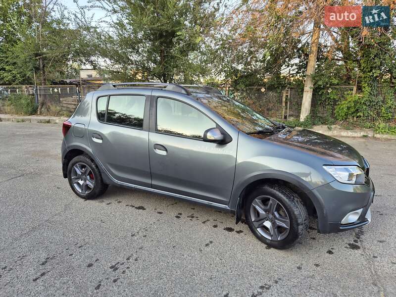 Хэтчбек Renault Sandero StepWay 2017 в Запорожье