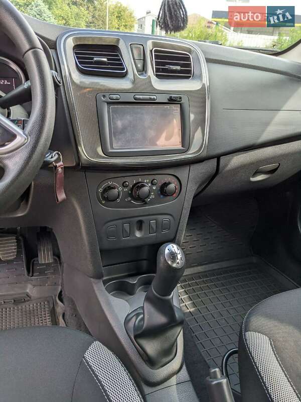 Позашляховик / Кросовер Renault Sandero StepWay 2017 в Мукачевому