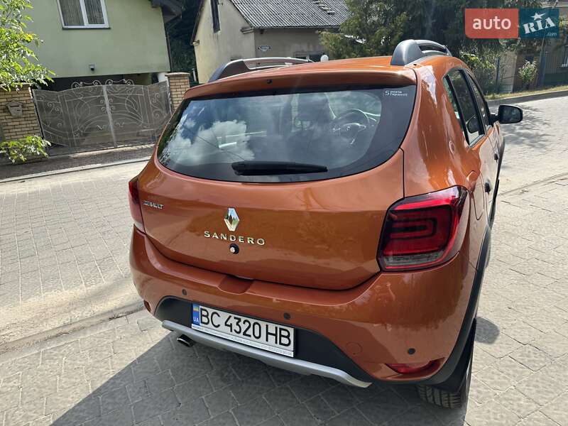 Хэтчбек Renault Sandero StepWay 2017 в Львове