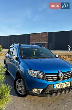 Хэтчбек Renault Sandero StepWay 2017 в 