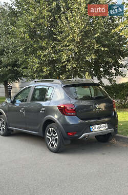 Хэтчбек Renault Sandero StepWay 2020 в 