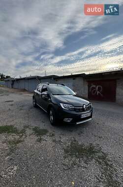 Хэтчбек Renault Sandero StepWay 2021 в 