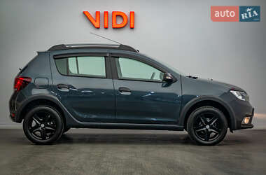 Хэтчбек Renault Sandero StepWay 2019 в 