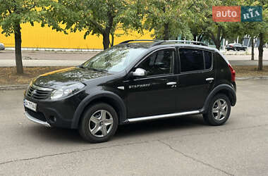 Внедорожник / Кроссовер Renault Sandero StepWay 2012 в 