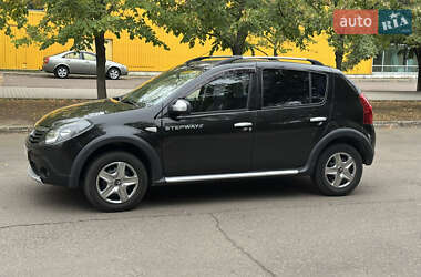 Внедорожник / Кроссовер Renault Sandero StepWay 2012 в 