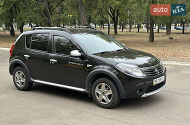 Внедорожник / Кроссовер Renault Sandero StepWay 2012 в 