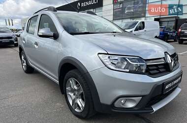 Хэтчбек Renault Sandero StepWay 2020 в 