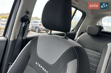 Хэтчбек Renault Sandero StepWay 2020 в 