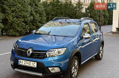 Хэтчбек Renault Sandero StepWay 2019 в 