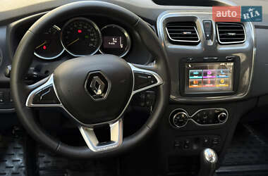 Хэтчбек Renault Sandero StepWay 2019 в 