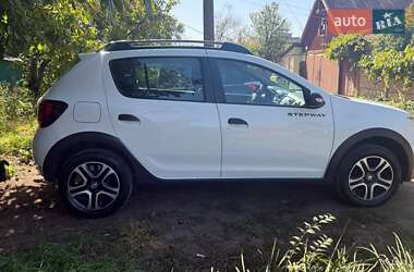 Хэтчбек Renault Sandero StepWay 2020 в 