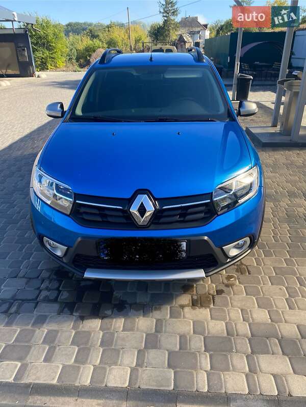 Хэтчбек Renault Sandero StepWay 2016 в 