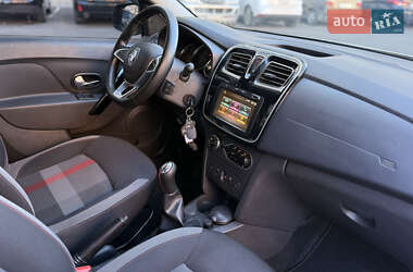 Хэтчбек Renault Sandero StepWay 2019 в 