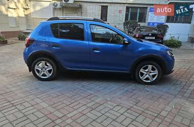 Внедорожник / Кроссовер Renault Sandero StepWay 2013 в 