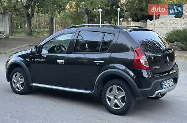 Внедорожник / Кроссовер Renault Sandero StepWay 2012 в 