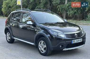 Внедорожник / Кроссовер Renault Sandero StepWay 2012 в 