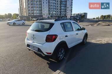 Хэтчбек Renault Sandero StepWay 2019 в 