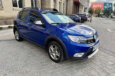 Хэтчбек Renault Sandero StepWay 2021 в 