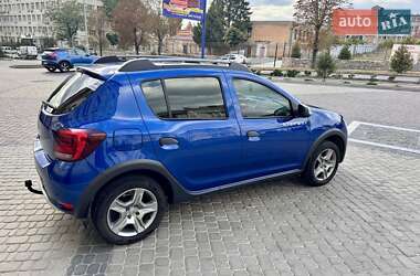 Хэтчбек Renault Sandero StepWay 2021 в 