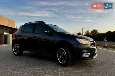 Хэтчбек Renault Sandero StepWay 2020 в 