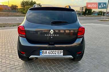 Хэтчбек Renault Sandero StepWay 2020 в 