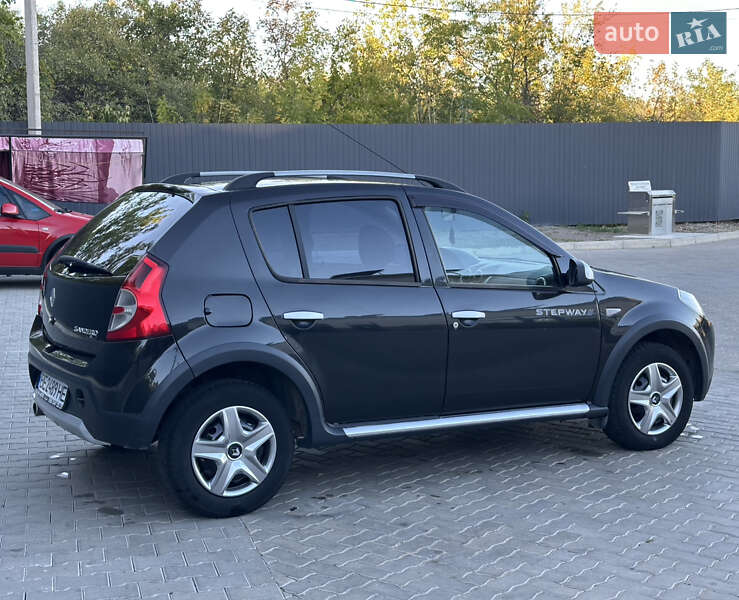Внедорожник / Кроссовер Renault Sandero StepWay 2012 в Николаеве