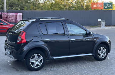 Внедорожник / Кроссовер Renault Sandero StepWay 2012 в 