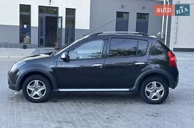 Внедорожник / Кроссовер Renault Sandero StepWay 2012 в 