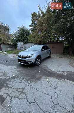 Хэтчбек Renault Sandero StepWay 2021 в 