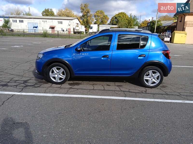 Внедорожник / Кроссовер Renault Sandero StepWay 2013 в Первомайске