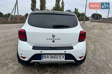 Хетчбек Renault Sandero StepWay 2020 в 