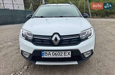 Хетчбек Renault Sandero StepWay 2020 в 