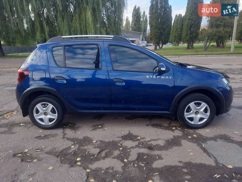 Хэтчбек Renault Sandero StepWay 2016 в Кролевце