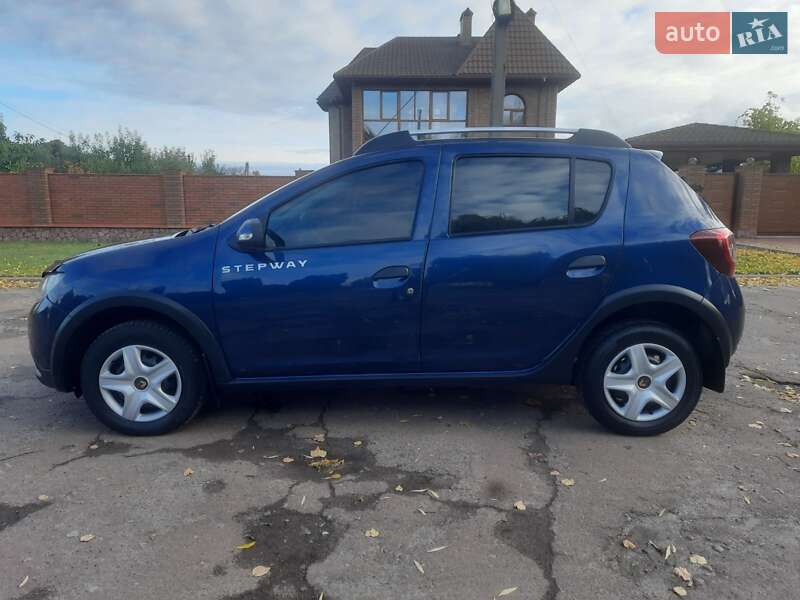 Хэтчбек Renault Sandero StepWay 2016 в Кролевце