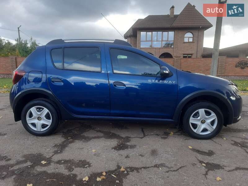 Хэтчбек Renault Sandero StepWay 2016 в Кролевце
