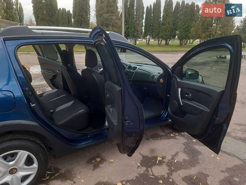 Хэтчбек Renault Sandero StepWay 2016 в Кролевце