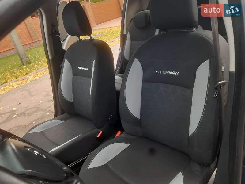 Хэтчбек Renault Sandero StepWay 2016 в Кролевце